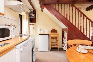 Refrigerador, microondas, horno y lavavajillas 