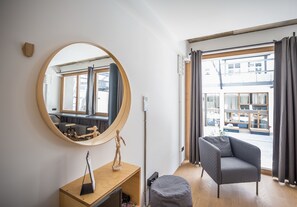 LÀgenhet | Individuell inredning, unika möbler, ljudisolering och gratis wi-fi