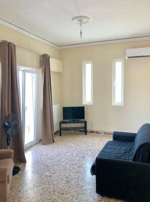 Departamento, 2 habitaciones | Televisión