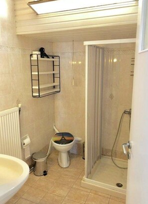 Apartment, 2 Bedrooms | Bathroom