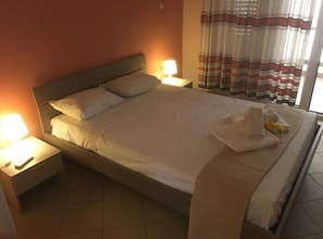 Departamento, balcón, vista a la ciudad | Wifi gratis y ropa de cama