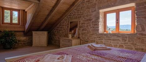 5 makuuhuonetta, silitysrauta/-lauta, ilmainen Wi-Fi, vuodevaatteet