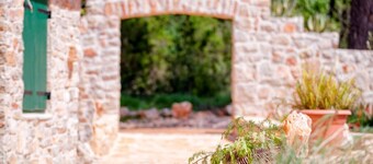 Stunning Renovated Traditional Stone Villa, Private Pool & Mountain Views just 800 m from the Sea!