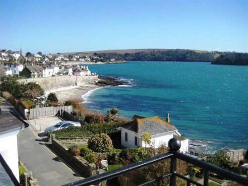 Bessborough Green, St Mawes lovely estuary views
