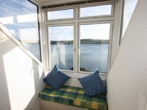 Interior - Bessborough Green, St Mawes lovely estuary views (St Mawes)