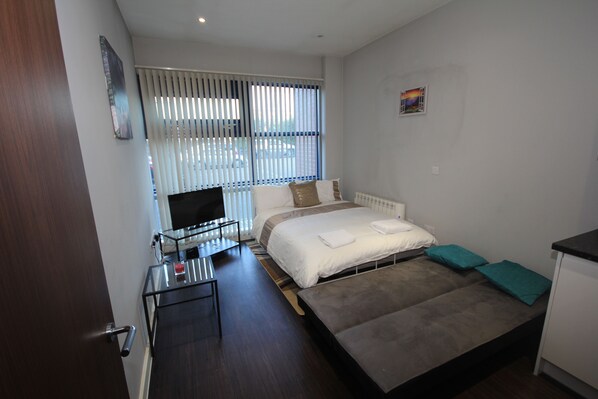 Exclusive-huoneisto, useita sänkyjä, kaupunkinäköala | Ylelliset vuodevaatteet, yksilöllisesti sisustettu