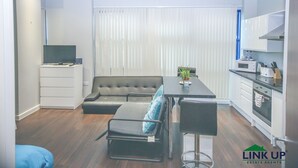 Comfort Apartment, Multiple Beds, City View | Premium bedding, blackout curtains, iron/ironing board (on request) - Heathrow Place (Hayes)