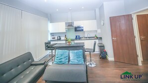 Comfort Apartment, Multiple Beds, City View | Premium bedding, blackout curtains, iron/ironing board (on request) - Heathrow Place (Hayes)