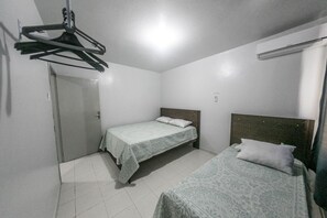 熨斗/熨衣板、免費無線上網、床單