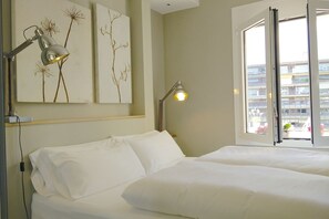 3 slaapkamers, een strijkplank/strijkijzer, internet