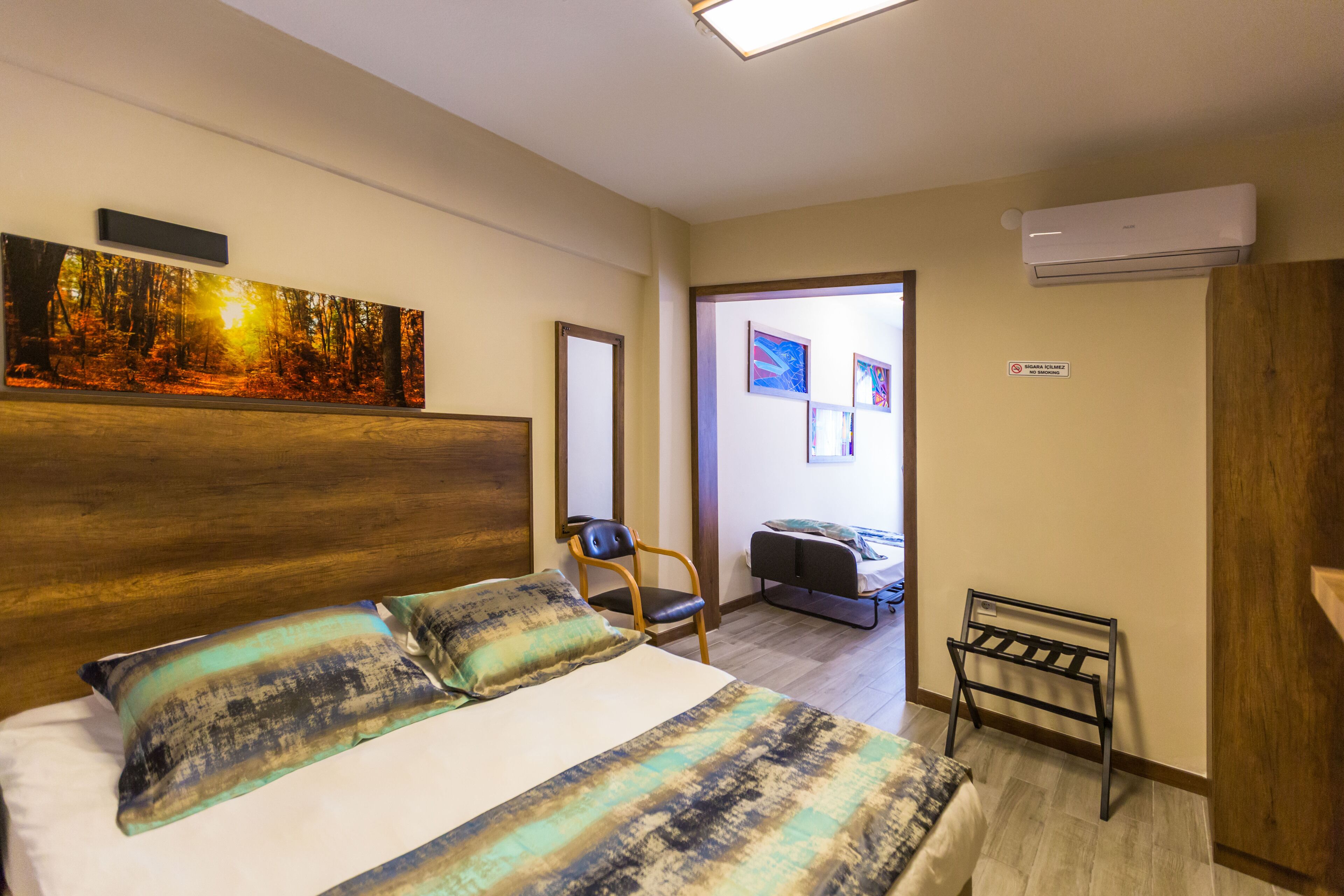 standard triple room | 1 bedroom, desk, blackout curtains, free wifi