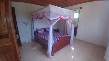 Camas plegables/adicionales y ropa de cama 