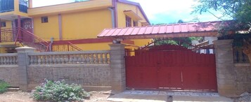 Entrada de la propiedad