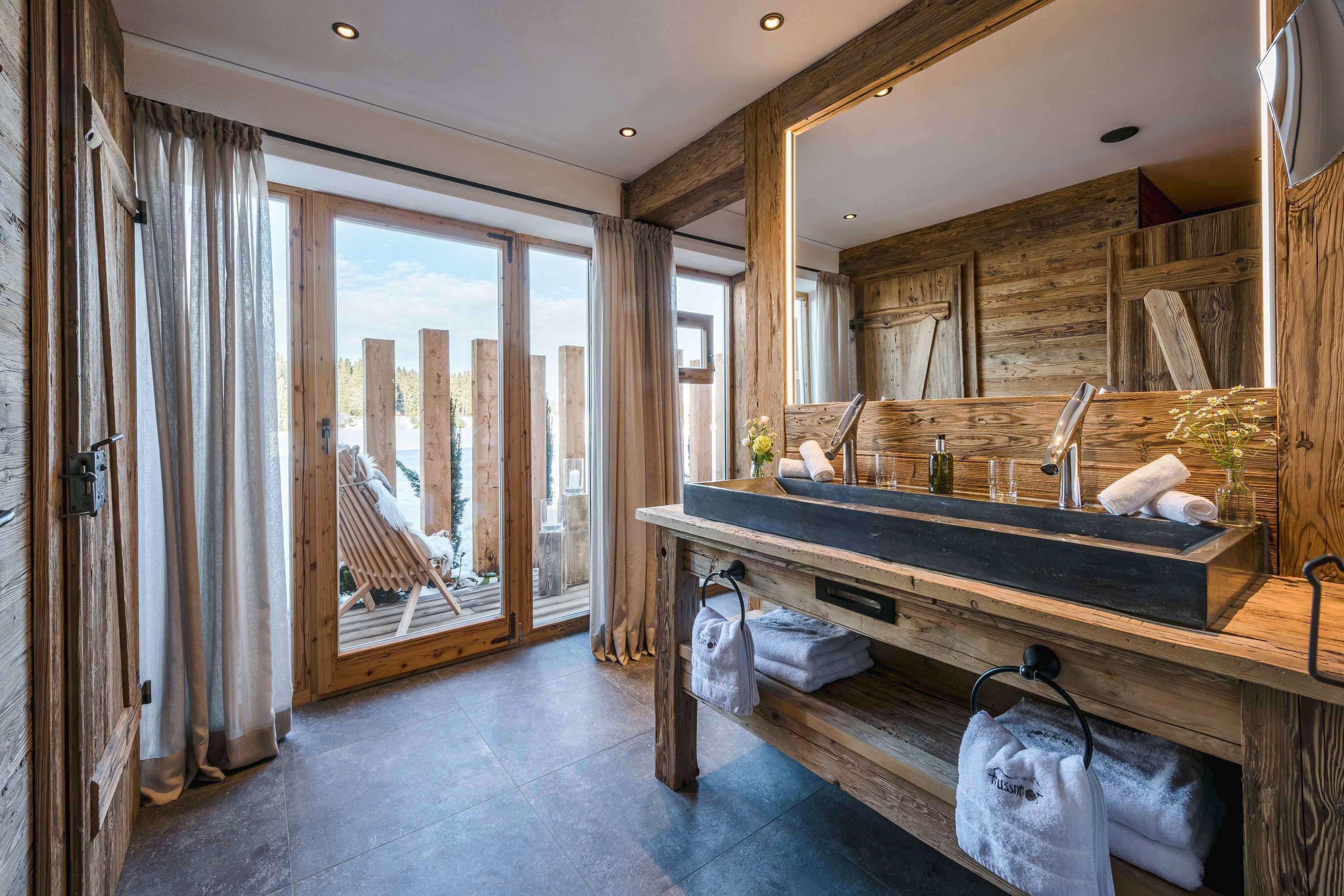 Luxury Apartment, Multiple Beds, Mountain View (Bergwiese) | Bathroom | Shower, hair dryer, towels