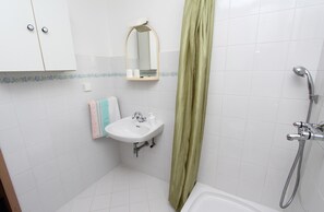 Apartment, 1 Schlafzimmer, Terrasse | Badezimmer