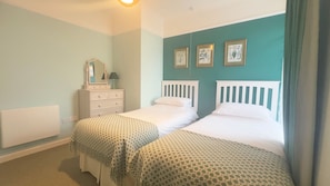 5 bedrooms, WiFi, bed sheets - Providence House, St Breward, near coast/beaches (Saint Breward)