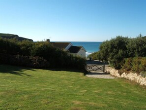Property grounds - Atlantic View, Mawgan Porth with sea views (Saint Mawgan)