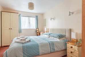 2 bedrooms, iron/ironing board, WiFi, bed sheets - Hazel Croft, in tranquil grounds near Perranporth (Goonhavern)