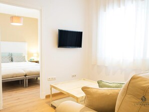 1 habitación, tabla de planchar con plancha, internet y ropa de cama 