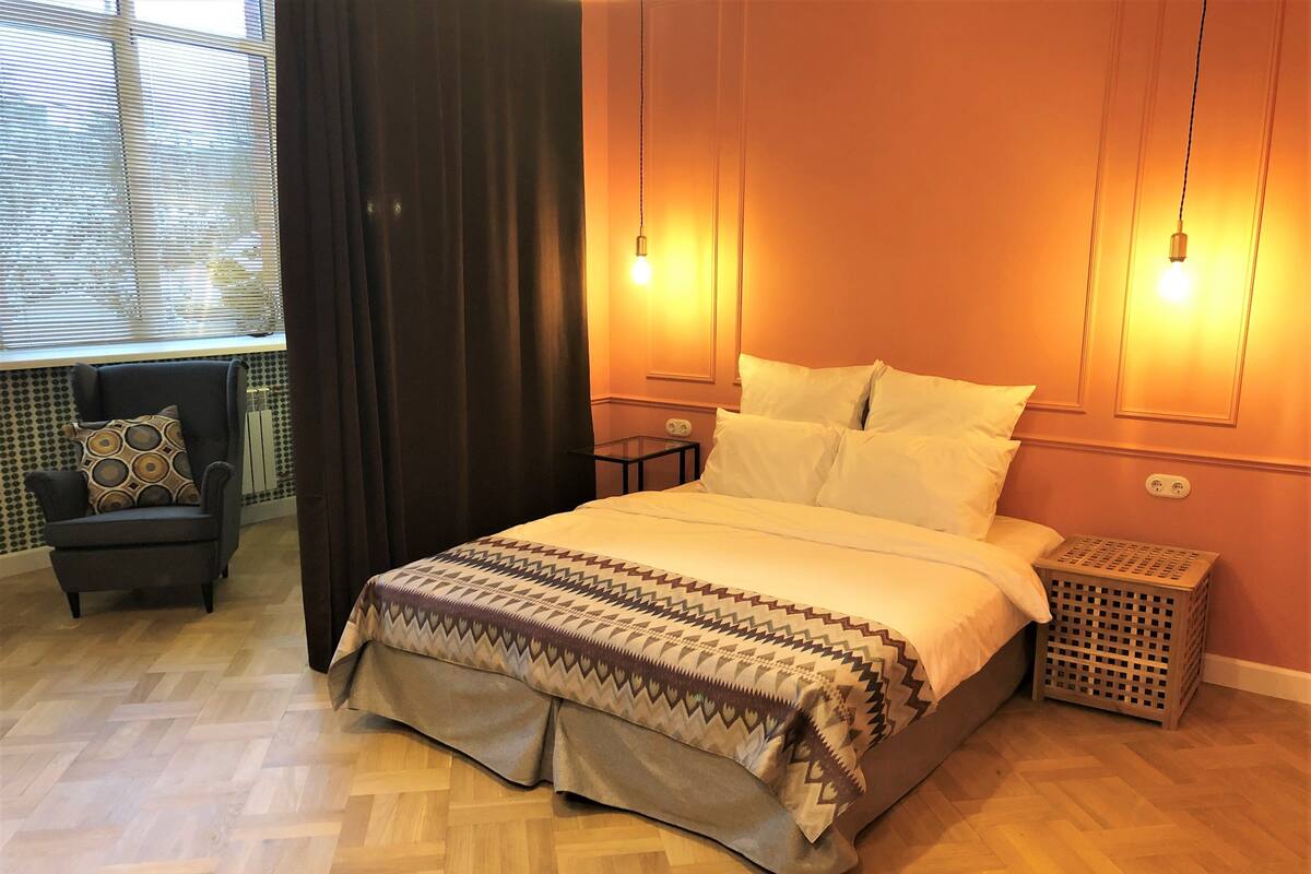 Deluxe-Apartment, Kochnische | Schreibtisch, Bügeleisen/Bügelbrett, kostenloses WLAN, Bettwäsche