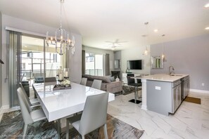 Townhome, 4 Bedrooms | Private kitchen