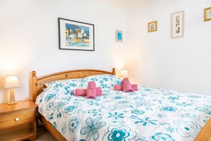 3 bedrooms, WiFi, bed sheets