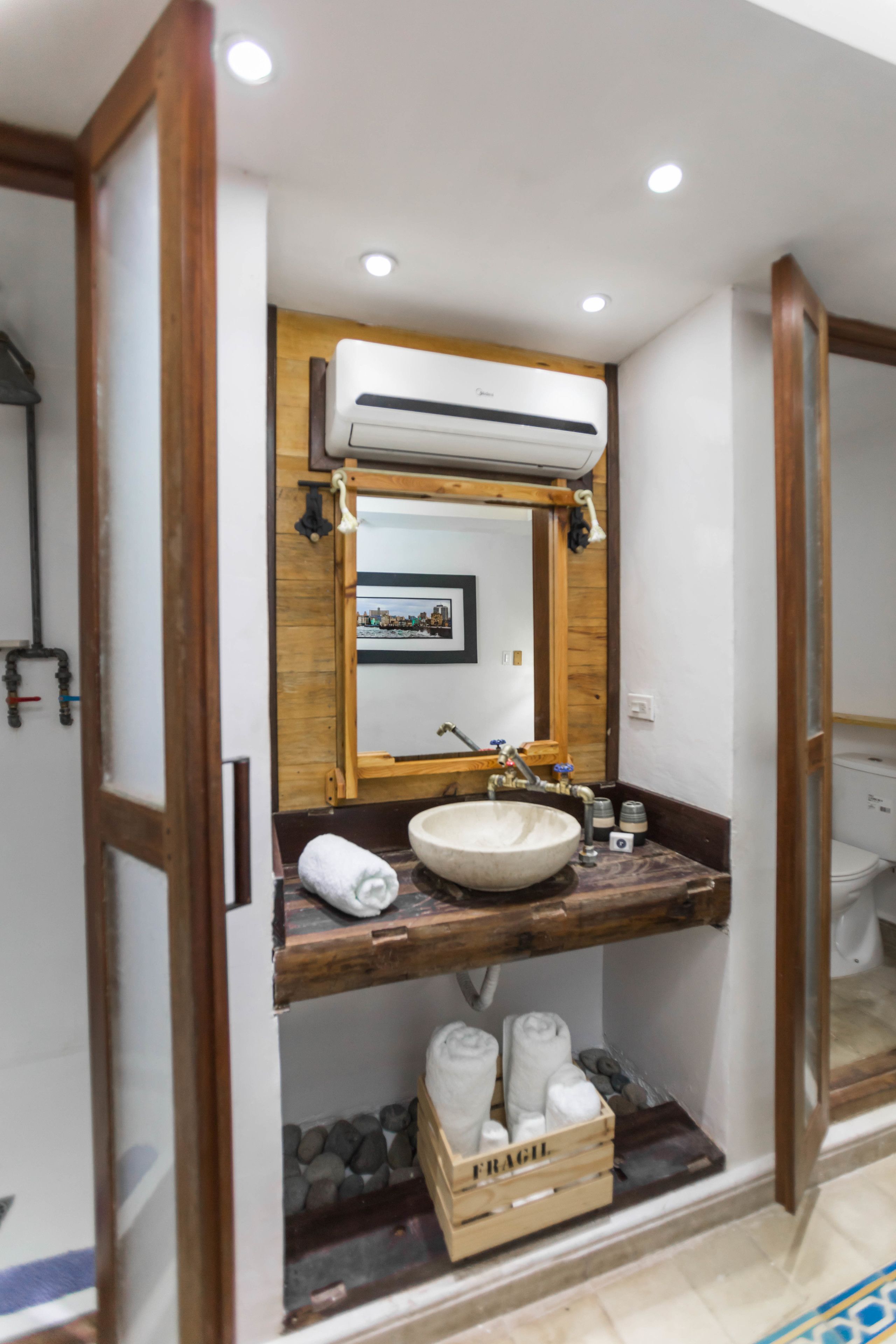 standard room | bathroom shower