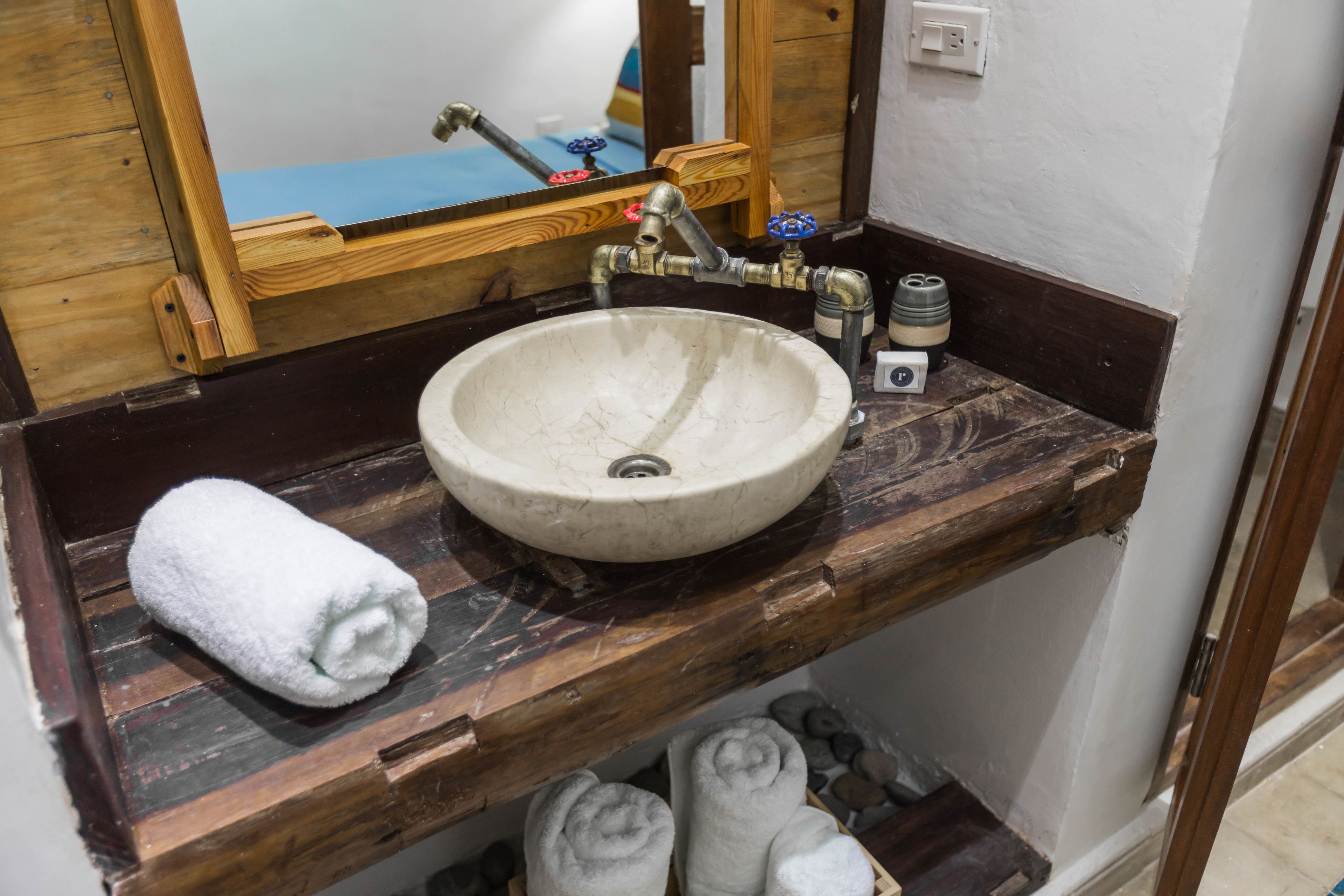 standard room | bathroom sink