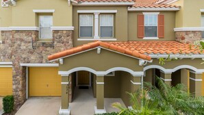 Townhome, 3 Bedrooms | Front of property