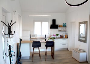 Studio, Sea View | Private kitchen