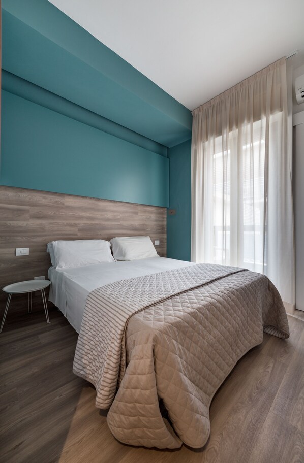 Double Room, 1 Queen Bed