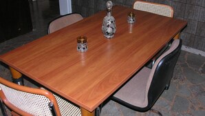 Appartement, 2 slaapkamers | Dineren op de kamer