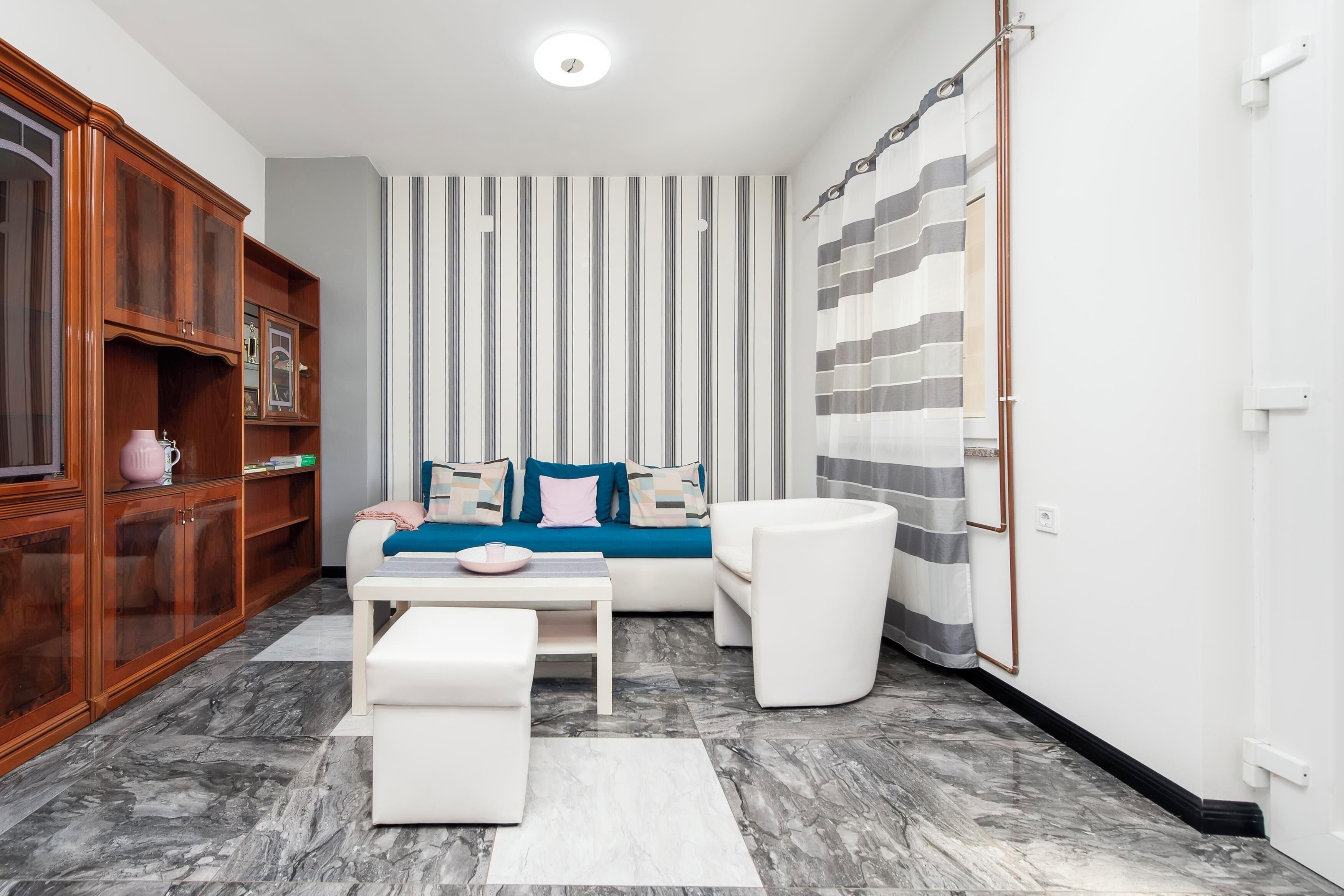 Apartment, Terrasse | Wohnbereich | 50-cm-Flachbildfernseher mit Satellitenempfang