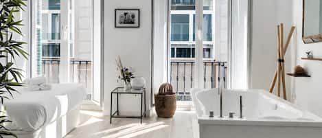 1 bedroom, iron/ironing board, internet, bed sheets