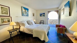 1 slaapkamer, een strijkplank/strijkijzer, reisbedje, gratis wifi