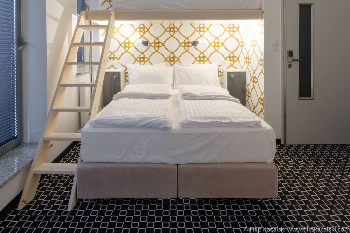 Dreibettzimmer | 1 Schlafzimmer, schallisolierte Zimmer, Bügeleisen/Bügelbrett