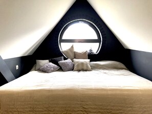 Penthouse de diseñador, varias camas, vista a la ciudad | Insonorización, tabla de planchar con plancha y wifi gratis