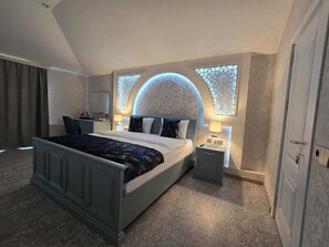 Premium bedding, pillowtop beds, in-room safe, individually decorated - Sands of Time (Baku)