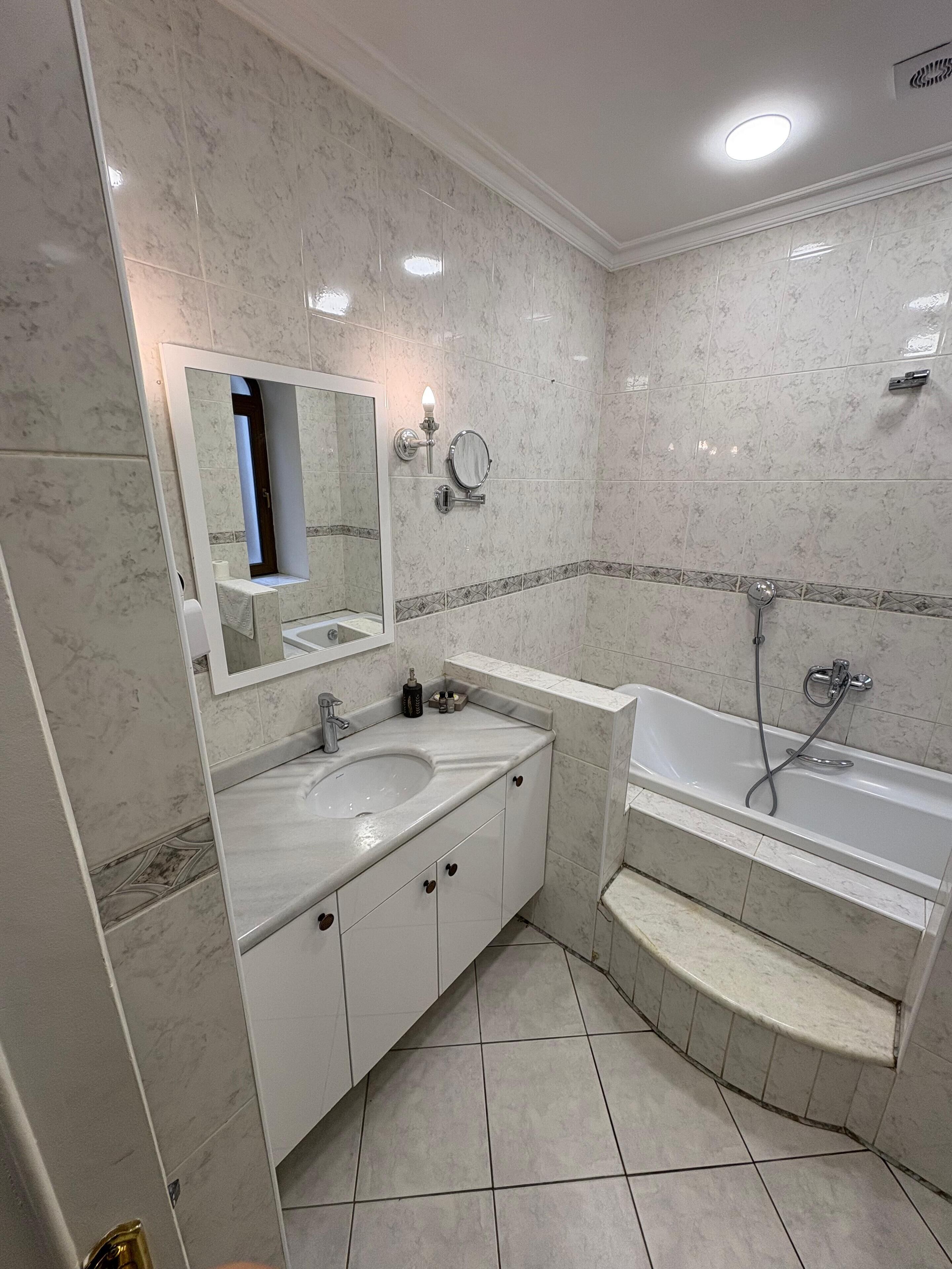 classic triple room | bathroom | shower, rainfall showerhead, free toiletries, hair dryer