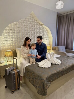 Familien-Suite, Mehrere Betten, eingeschränkter Meerblick