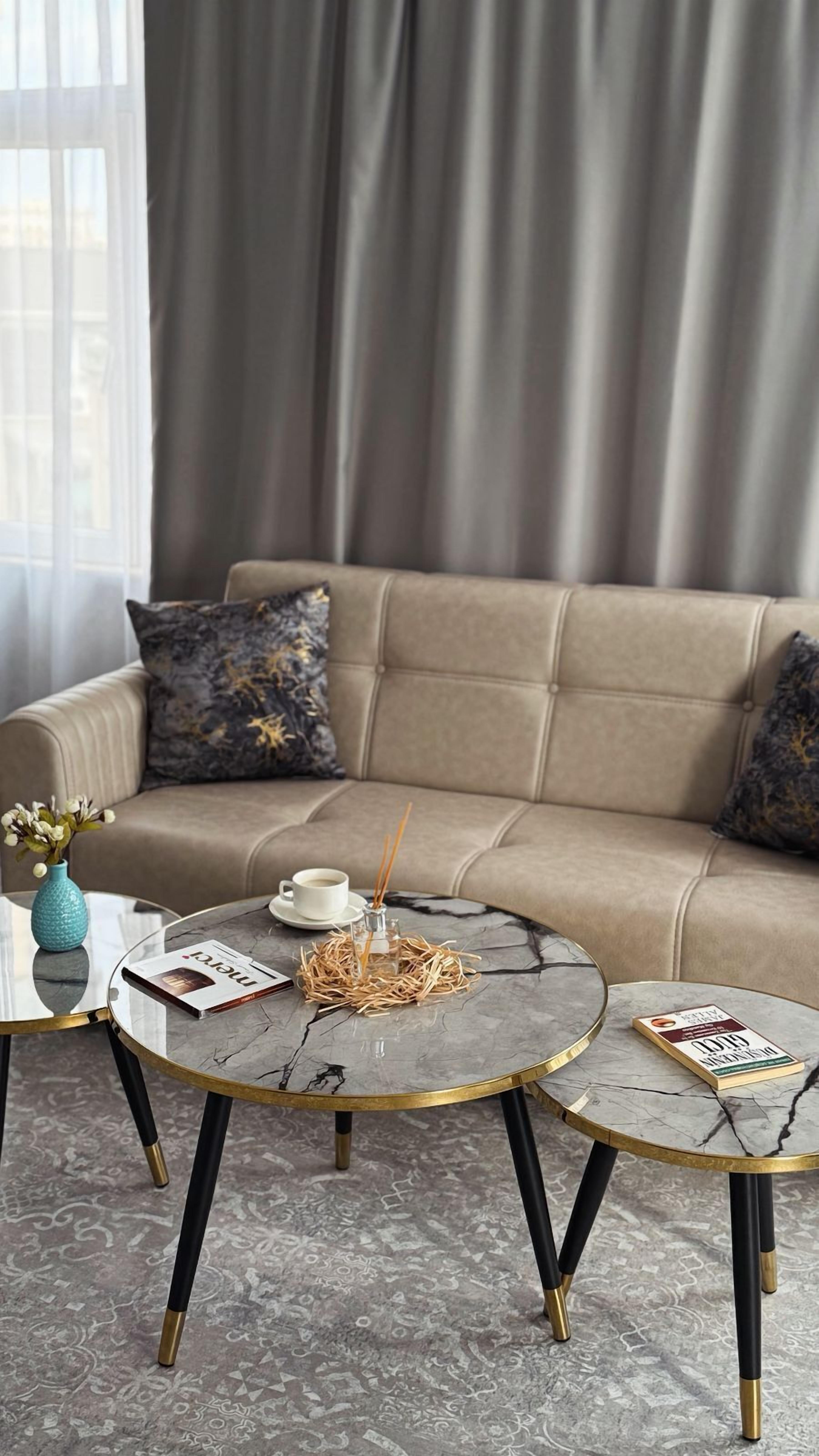 华丽四人房 | 高档床上用品、加厚床垫、客房内保险箱、特色装修