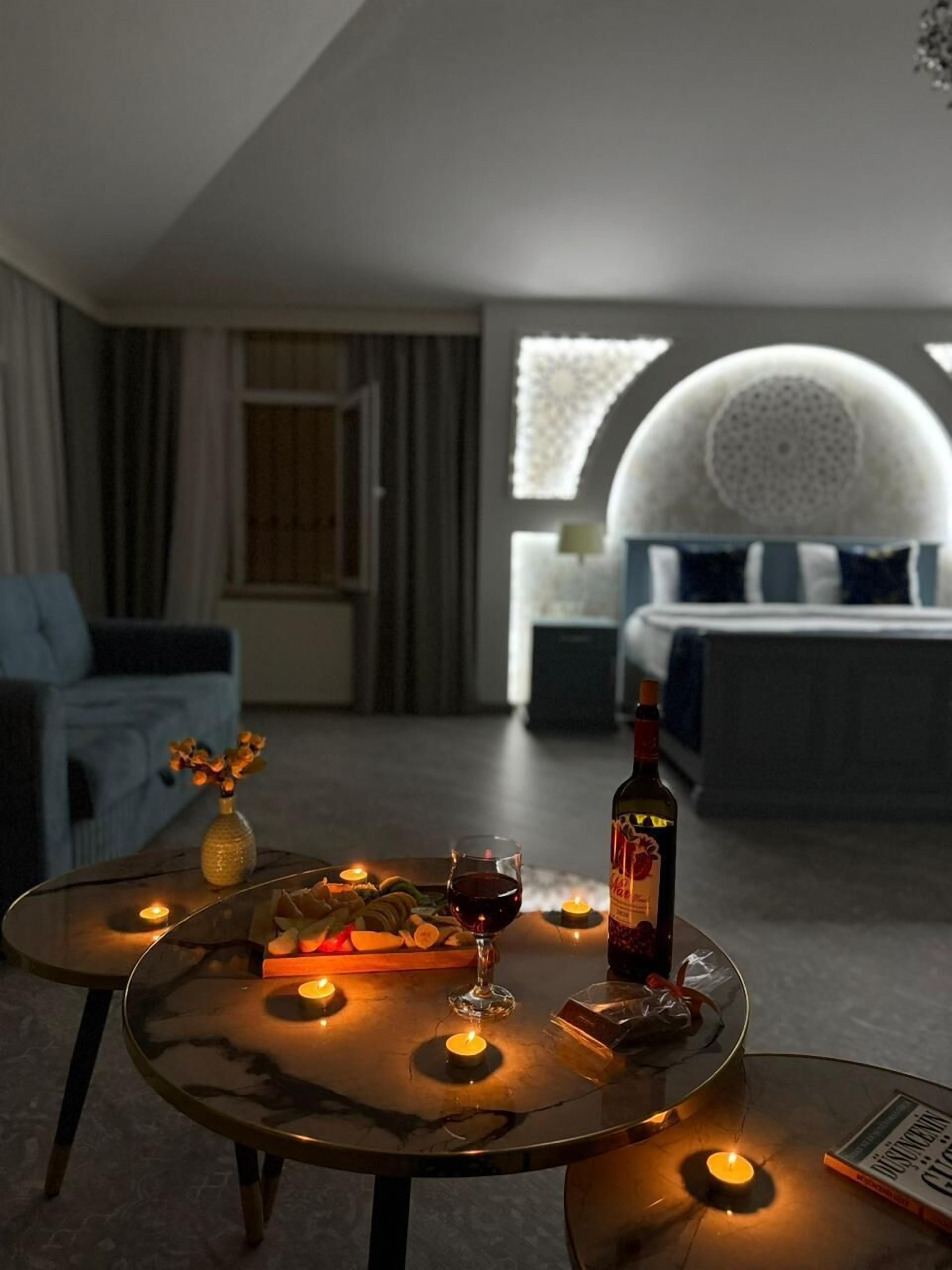 全景客房 | 高档床上用品、加厚床垫、客房内保险箱、特色装修