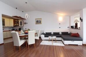 Departamento | Área de sala de estar | Televisión de pantalla plana 