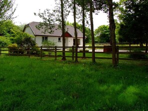Exterior - Pine Croft, Goonhaven, set in acres of mature gardens (Goonhavern)