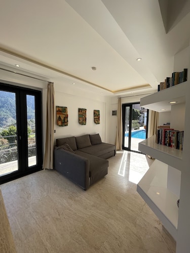 Esiyok Villa in Antalya with heated pool