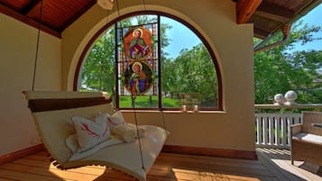 Exclusive Suite | 1 bedroom, premium bedding, down comforters, individually decorated