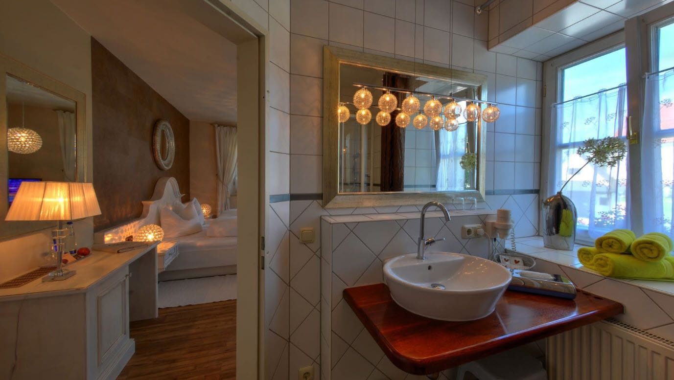 double room, 1 double bed | bathroom | deep-soaking bathtub, hair dryer, towels, soap