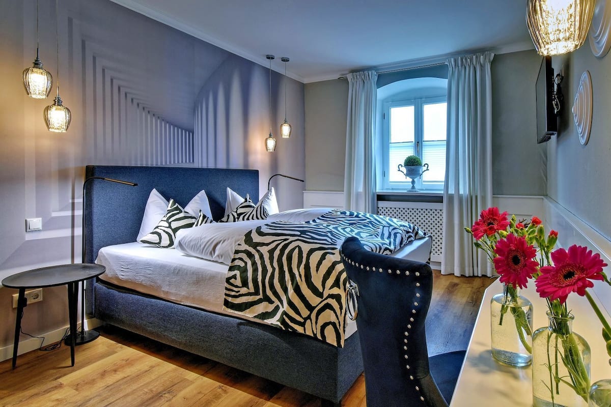1 bedroom, premium bedding, down duvets, individually decorated