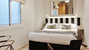 3 bedrooms, desk, iron/ironing board, Internet
