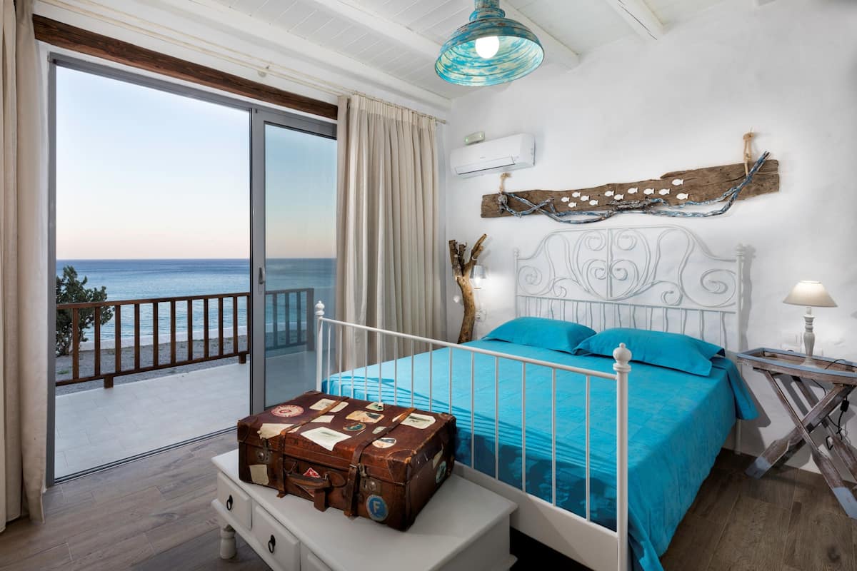 Villa, 3 Bedrooms (Lydia) | Soundproofing, iron/ironing board, free WiFi, bed sheets